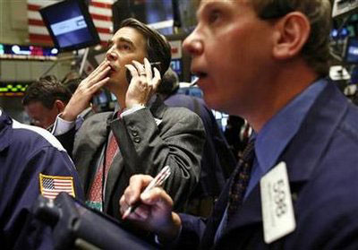 Wall Street sinks as investors dump banks