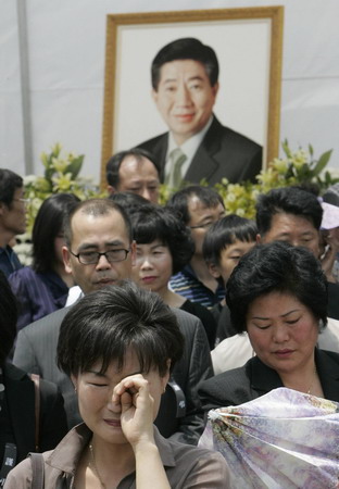 South Korea plans public funeral for ex-leader Roh