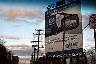 GM aims for restart as Chrysler gets green light