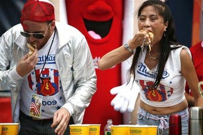 Elephants win eating contest against people