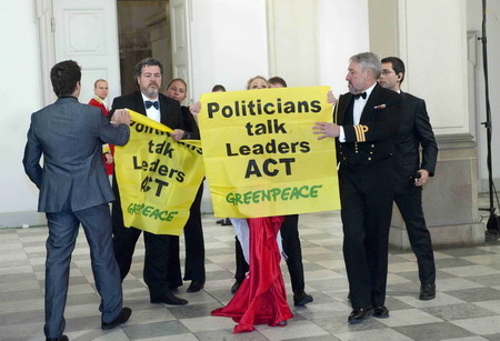 Climate talks bog down in last-minute disputes