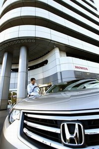 Honda adds 437,000 cars to global air bag recall