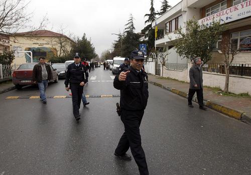 Armed Turk shot at Ukrainian consulate in Istanbul dies