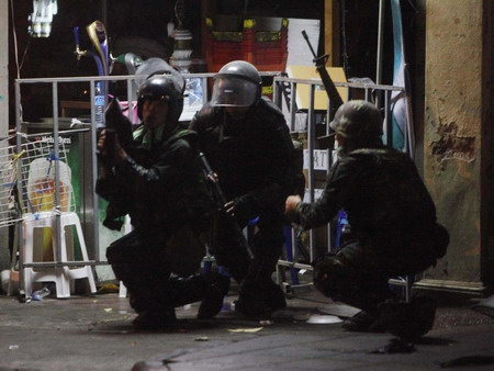 19 die, 825 injured in Bangkok clashes