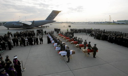 Black boxes in Polish crash reveal pilots warned