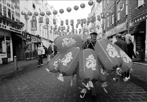 Chinese workers in UK eye impact of proposed law