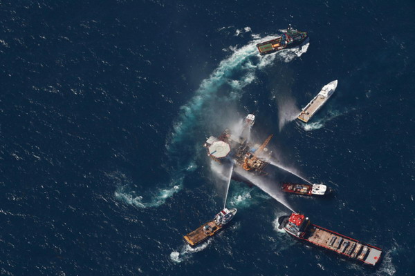 Oil platform explodes off US coast; crew rescued