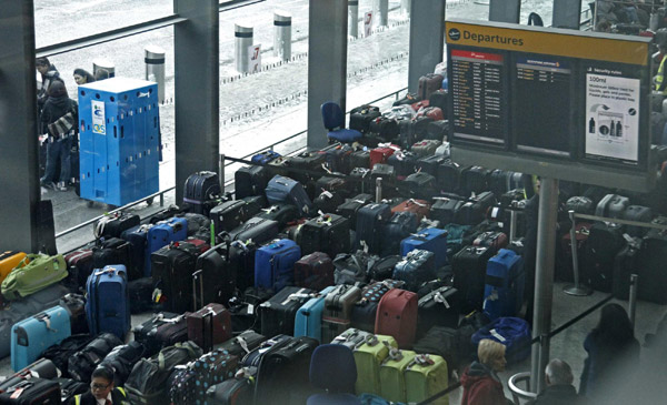 Heavy snow disrupts travel across north Europe