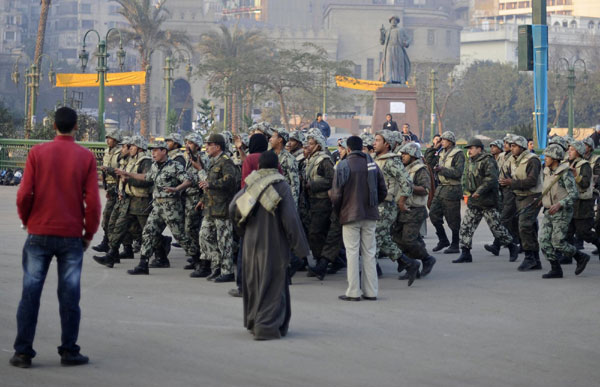 Egypt cabinet to stay for transition period