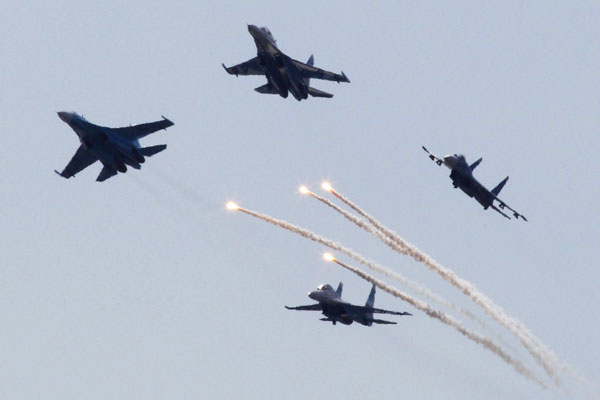 Su-27 jets fly at airshow