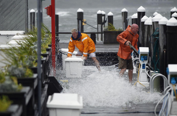 Obama says Irene remains dangerous