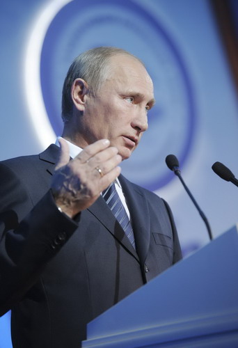 Putin says Arctic trade route to rival Suez