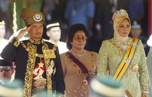 Malaysians bid farewell to 13th King and Queen