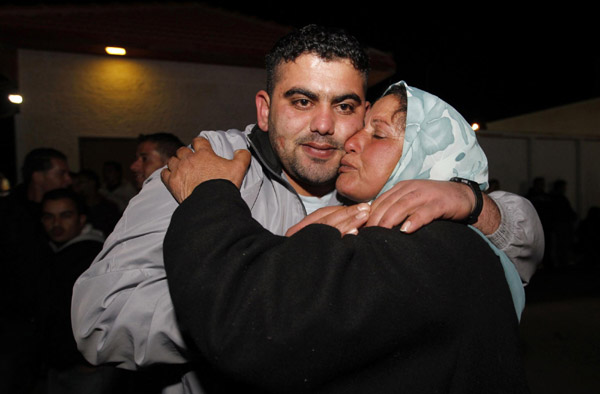 Israel releases 550 Palestinian prisoners
