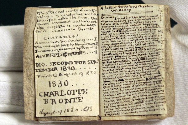Un livre miniature de Charlotte Brontë vendu plus d'un million d'euros