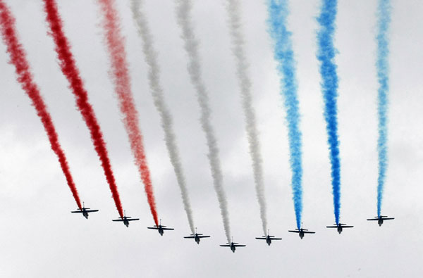 Hollande oversees first Bastille Day as president