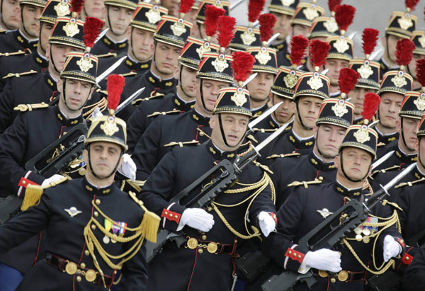 Hollande oversees first Bastille Day as president