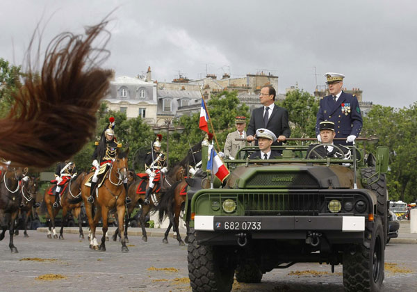 Hollande oversees first Bastille Day as president