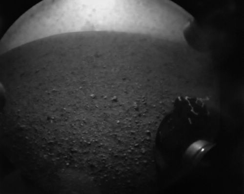 Curiosity rover lands on surface of Red Planet