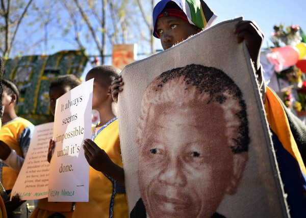 Mandela's health improves: Presidency