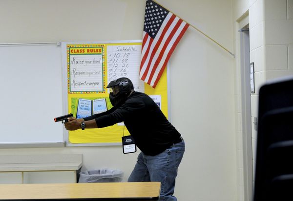 School shooting simulation in Orlando[5]|chinadaily.com.cn
