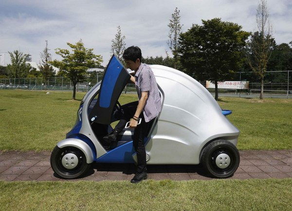 S. Korean 'Armadillo' car folds up for parking