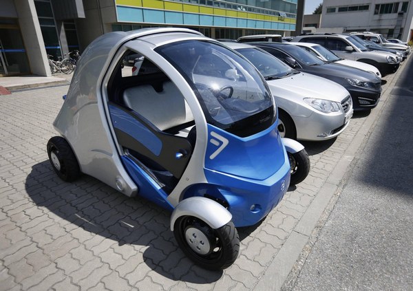 S. Korean 'Armadillo' car folds up for parking