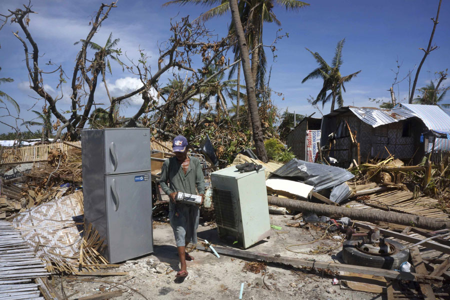 Philippines typhoon death toll at 4,460: UN