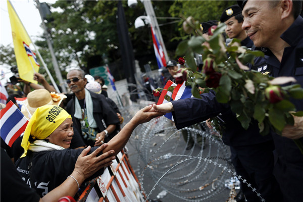 Anti-govt protestors occupy Thai foreign ministry