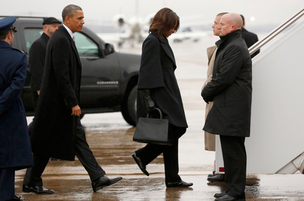 Obama, Bush embark for Mandela memorial