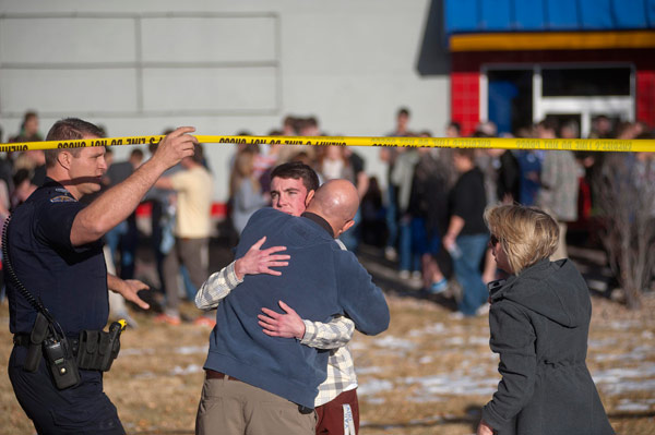 Two wounded, suspect dead in US school shooting