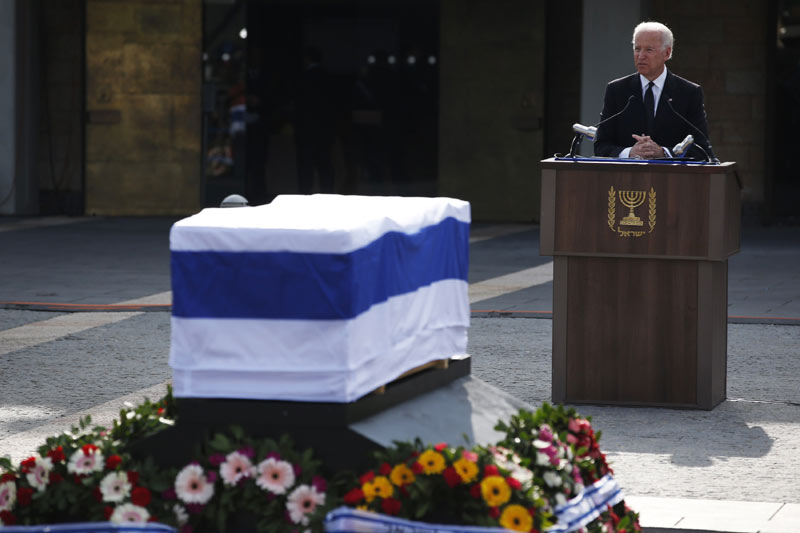 World leaders mourn former Israeli PM Sharon