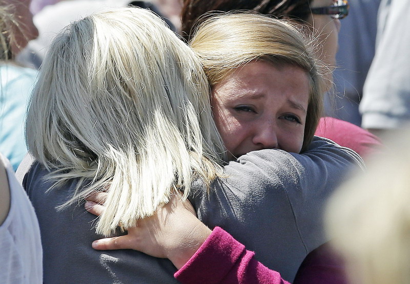 One student, gunman dead after Oregon high school shooting