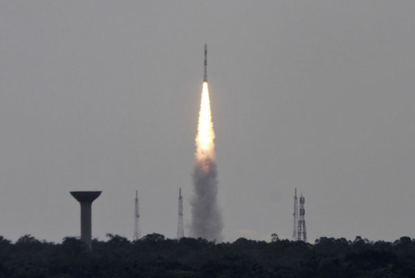 India successfully launches rocket carring foreign satellites