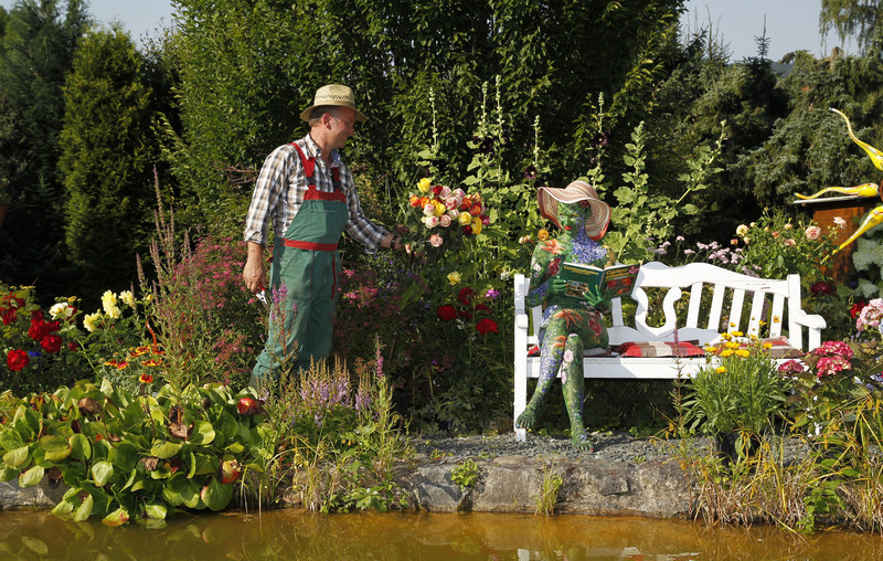 When a gardener meets a floral fairy