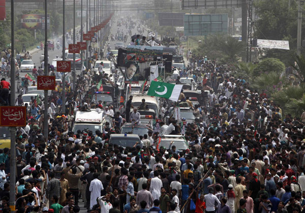 Anti-govt marches enter Pakistani capital