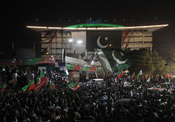 Anti-govt marches enter Pakistani capital