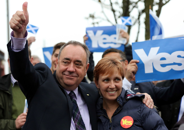 Scots vote in record numbers, await independence verdict