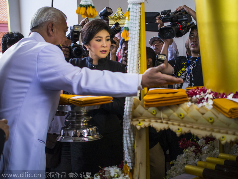 Yingluck attends Red Shirt leader's cremation