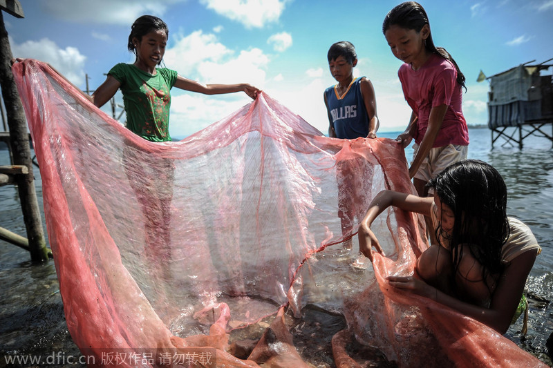 Philippines marks first anniversary of typhoon Haiyan