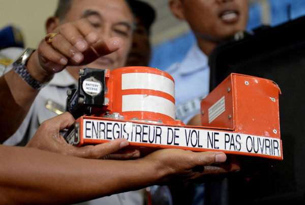 Investigators hope to get clues to AirAsia crash in days