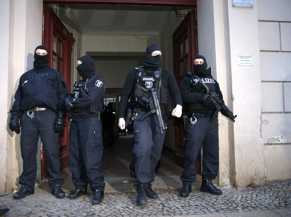 2 arrested in Berlin on suspicion of supporting terrorism