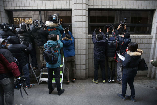 Korean Air chief's daughter gets 1-year jail term in 'nut rage' case