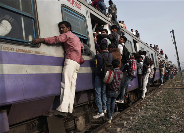 Indian govt presents railway budget