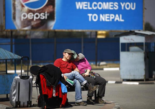 Over 1,000 Chinese return after Nepal airport re-opening