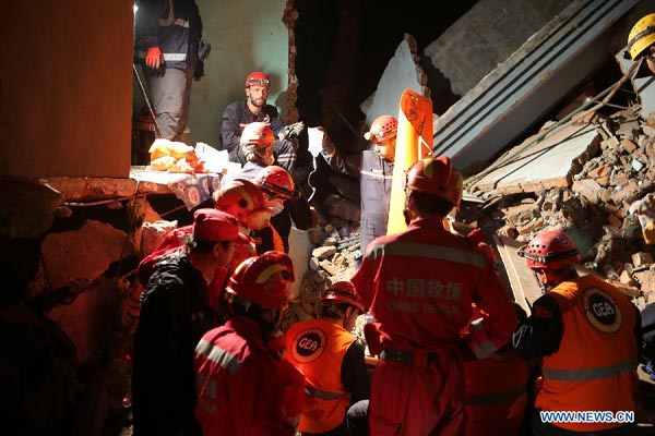 Intl rescuers race against time; death toll could reach 10,000
