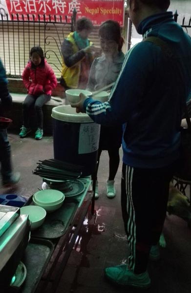 Chinese noodle restaurant owner helps evacuate injured climbers in Nepal