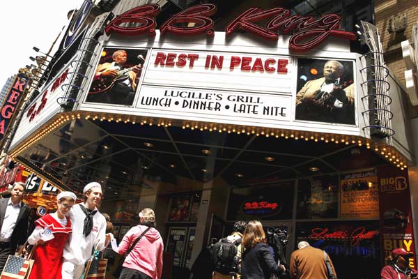 Blues legend B.B. King dies at age 89