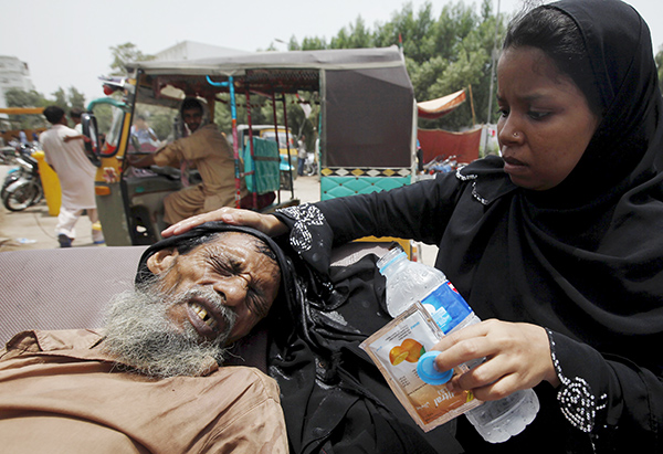 Heat wave kills 748 people in Pakistan's Karachi