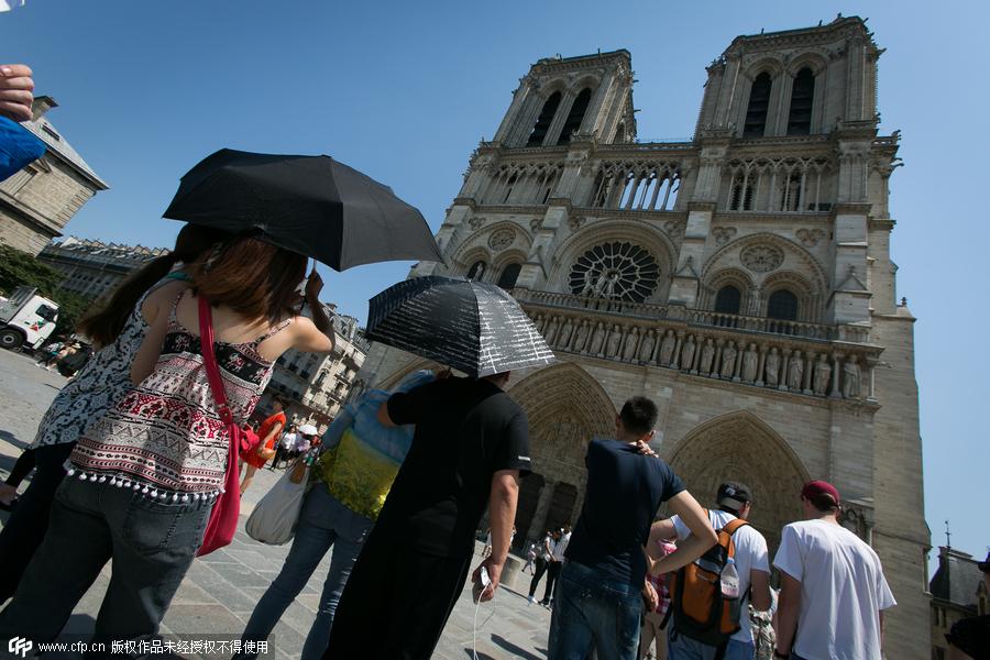 Western Europe swelters in heat wave